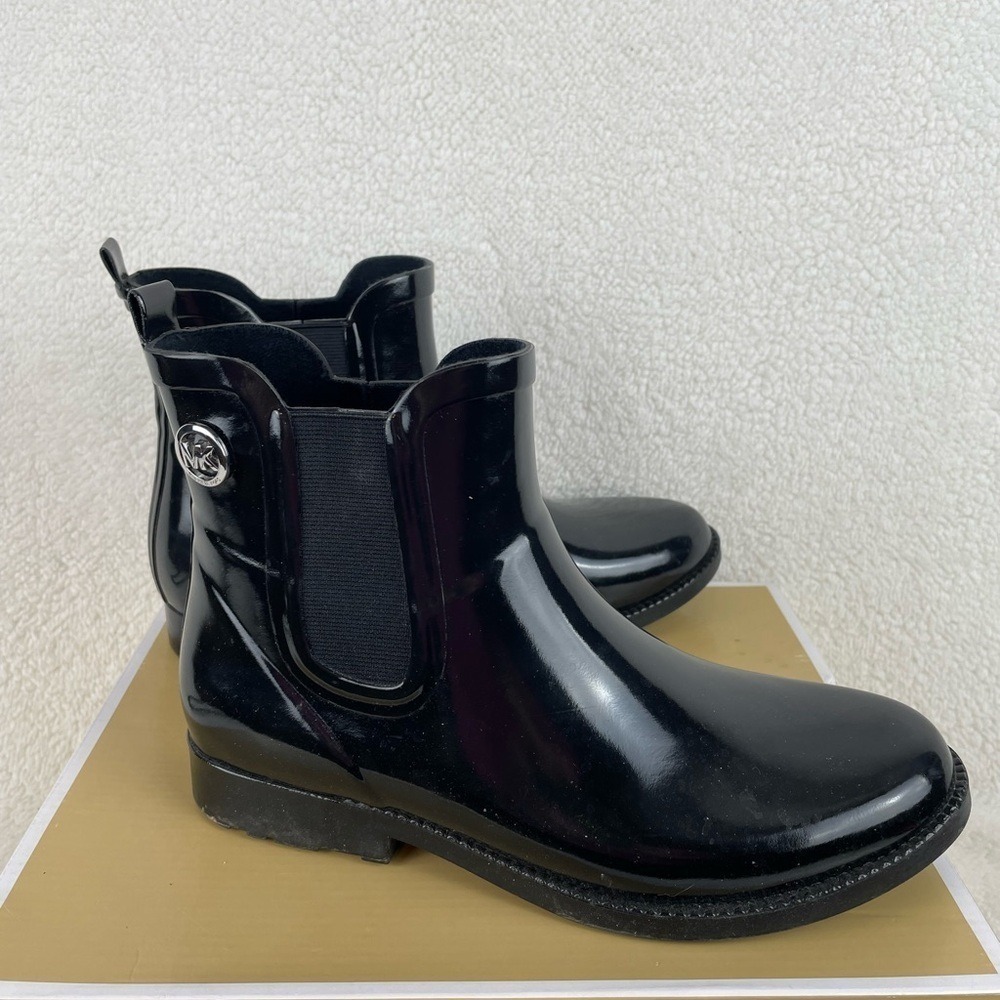 Michael Kors Charm Rainbootie, size 8
